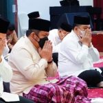 Gubernur Sumsel Herman Deru Sholat di Griya Agung