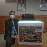 CSR GAPKI,  13 Ton Pakan Ikan Diberikan ke Dinas Perkebunan Sumsel
