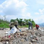 Dalam Rangka Hari Peduli Sampah Nasional 2022, KFC Indonesia dan Divers Clean Action Lakukan Kegiatan Bersih Pantai dan Laut di 10 Provinsi