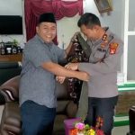 Ketua PW GP Ansor Sumsel Ahmad Zarkasih Sematkan AKBP Imam Safii Jaket Kebesaran Banser