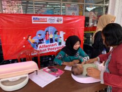 10.000 Ibu dan Balita Ikuti Posyandu Kolaborasi Alfamart dan Cussons Indonesia