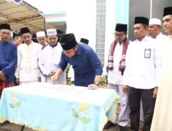 Safari Jum’at di Masjid Hibatul Haqqi 2 Ilir, Herman Deru Ingatkan Pentingnya Rasa Ikhlas Memakmurkan Masjid