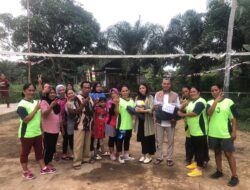 Rayakan 17 Agustus, Srikandi Gerindra Siti Nurizka Berikan Bantuan