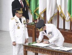Mendagri Tito Karnavian Secara  Resmi Lantik Agus Fatoni Sebagai  Penjabat Gubernur Sumsel