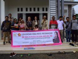 Siti Nurizka, Legislator Gerindra Berikan Bantuan Biskuit Balita kepada Perwakilan Ikatan Gereja