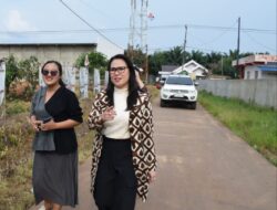 Siti Nurizka, Anggota DPR RI Sambangi Warga di Kelurahan Gandus, warga Keluhkan Jalan yang Masih Rusak