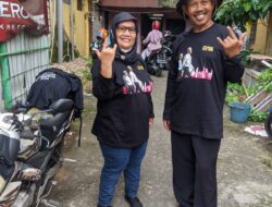 Rela Rogoh Kocek,  Petugas Makam Buat Baju Sendiri Demi Dukung Ganjar Mahfud