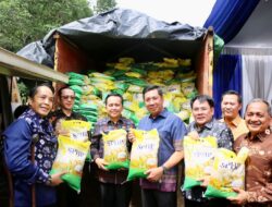 Pj Gubernur Agus Fatoni Buka Gebyar Pasar Murah bagi Masyarakat Ekonomi Lemah