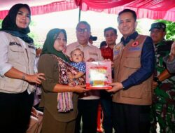  Pj Gubernur Agus Fatoni  Salurkan Bantuan untuk Warga Terdampak Banjir