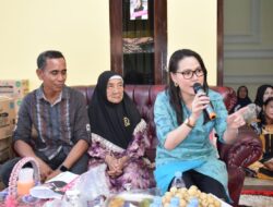 Siti Nurizka, Srikandi Gerindra Berikan Bantuan dan Serap Aspirasi Warga di Babat Toman