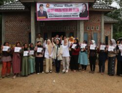 Siti Nurizka Anggota Komisi III DPR RI Berikan Bantuan PIP kepada Warga Trans