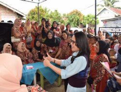 Siti Nurizka Legislator Gerindra Sosialiasikan Stunting kepada Ibu-ibu Kader Posyandu