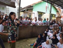 Siti Nurizka Legislator Gerindra Berikan Bantuan Sembako kepada Warga Syailendra