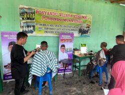 Masyarakat Antusias Ikuti Potong Rambut Gratis Heri Amalindo