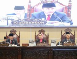 Rapat Paripurna ke-LXXXIII DPRD Sumsel, PJ Gubernur Agus Fatoni Sampaikan Upaya Kembalikan Status Bandara SMB II Palembang Menjadi Internasional