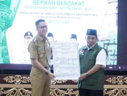 Baznas Palembang Serahkan Bukti Setor Zakat ASN