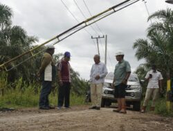Warga Air Saleh ; Terimakasih Pak De Slamet Jalan Bisa Kami Lewati Lagi