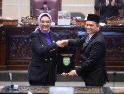 DPRD Sumsel Teken Keputusan Bersama Raperda PT Bank Sumsel Babel (Perseroda