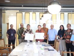 Pj Gubernur Elen Setiadi Teken MoU Dokumen Usulan Perencanaan Pengembangan Kawasan Sawah Rawa Pasang Surut Tanah Mineral di Sumsel Sebagai PSN