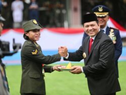 Hadiri HUT ke-79 TNI, Pj Gubernur Sumsel Elen Setiadi Saksikan Parade dan Defile TNI Bersama Masyarakat