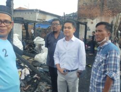 Kunjungi dan Bantu Korban Kebakaran di 35 Ilir, Arris Al Kautsar Tunjukan Kepedulian