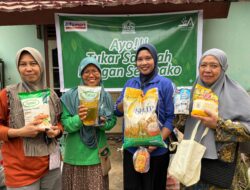 Nabung Sampah Dapat  Beras 5 Kg, Warga Antusias Tukarkan Sampah di Bank KGS